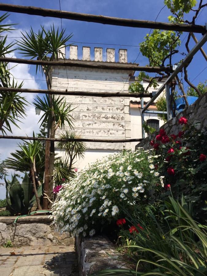 カーヴァ・デ・ティッレーニ La Torretta Bianca Bed & Breakfast エクステリア 写真