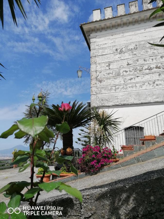 カーヴァ・デ・ティッレーニ La Torretta Bianca Bed & Breakfast エクステリア 写真