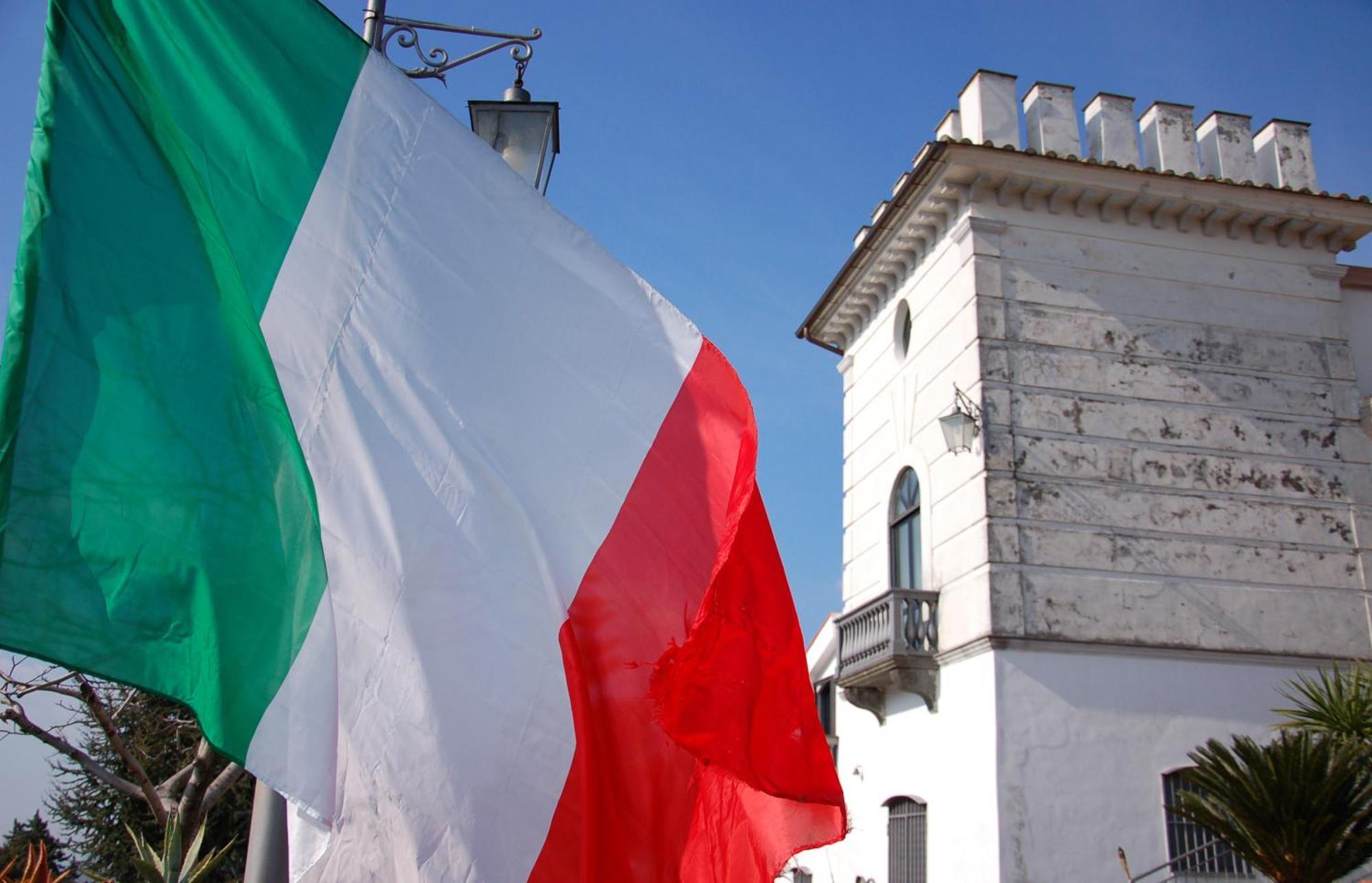 カーヴァ・デ・ティッレーニ La Torretta Bianca Bed & Breakfast エクステリア 写真
