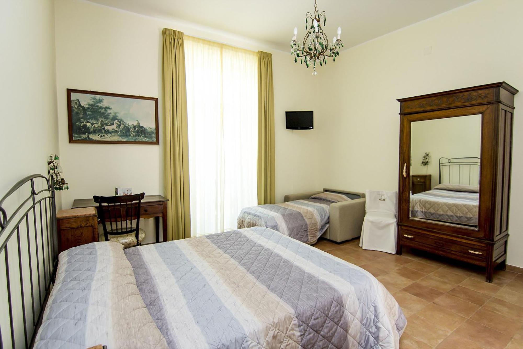 カーヴァ・デ・ティッレーニ La Torretta Bianca Bed & Breakfast 部屋 写真